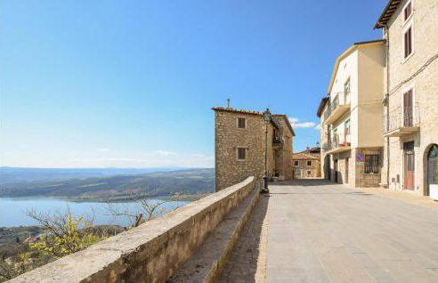 Lovely Apartment In Civitella Del Lago - Foto 23