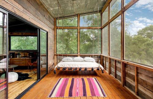 Artisan Cabin with Beautiful Decor and a Classic Fire Pit near Austin, Texas - Foto 23