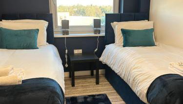 4 Beds 2 Bath Lift Refurbished MONTHLY DISCOUNTS - Foto 4