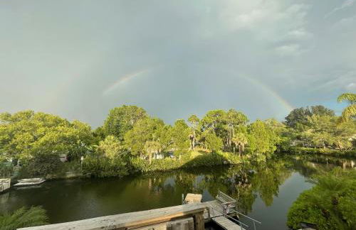 4BR Private Dock, Warm Spring Canal, Kayaks, Canoe - Photo 1
