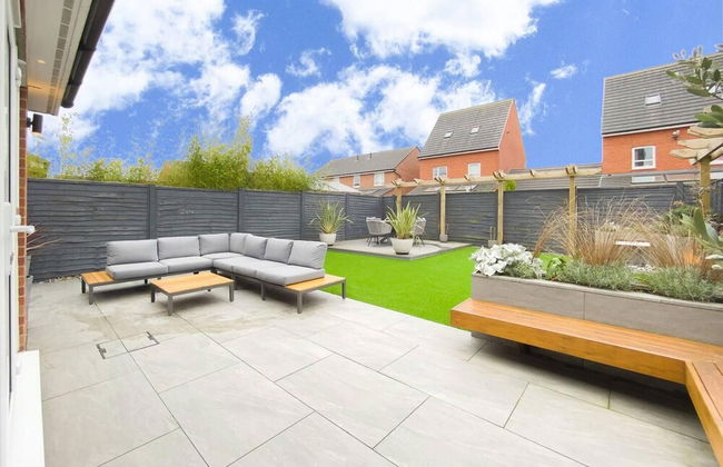 Stunning 4 Bed House With Cinema Room & Parking - Foto 18