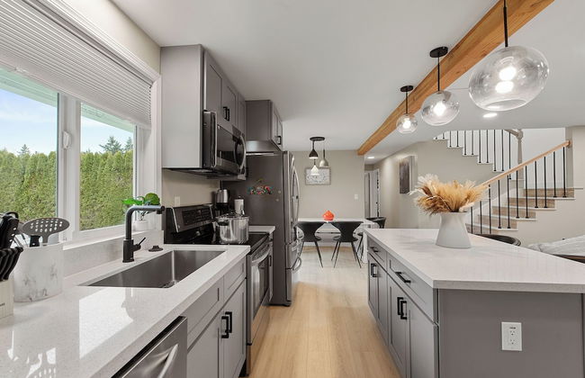 Joyful Kirkland Home, Near Beach, Hot Tub & AC - Photo 1