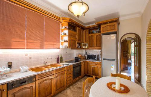 Paradise Bar Apartments - Photo 20