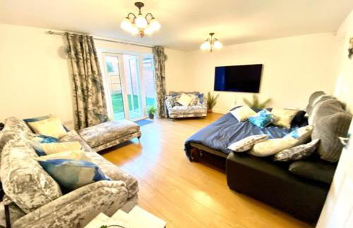 4 Bed House with Driveway Parking for 2 Cars - Rugby - Sleeps 10! Perfect for groups! - Foto 34