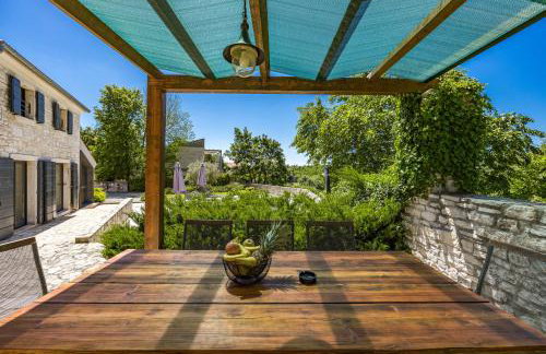 Casa 42 pet friendly for 9 people in Central Istria with salt - water pool - Foto 19