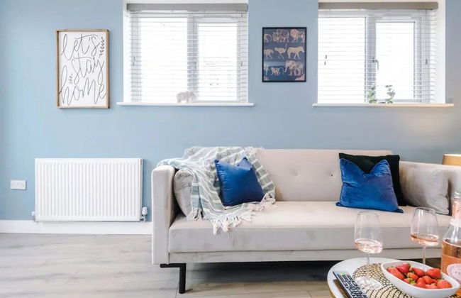 Imperial War Museum North Two-bedroom by Belvilla - Photo 15