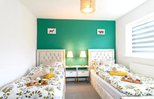 A Luxurious Home with Hot Tub and Man Cave! 9ppl - Foto 15