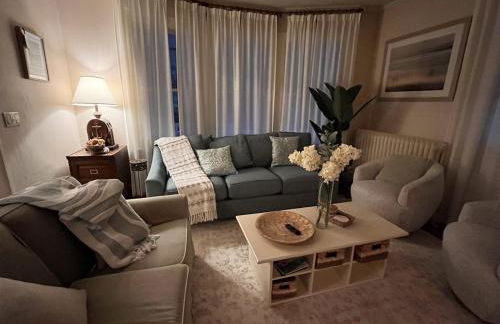 Big New England Family Home; walk to beach, shops - Foto 15