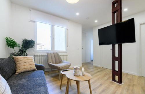 APT-Inside the Wall-Family,Games,Relax,History - Foto 18