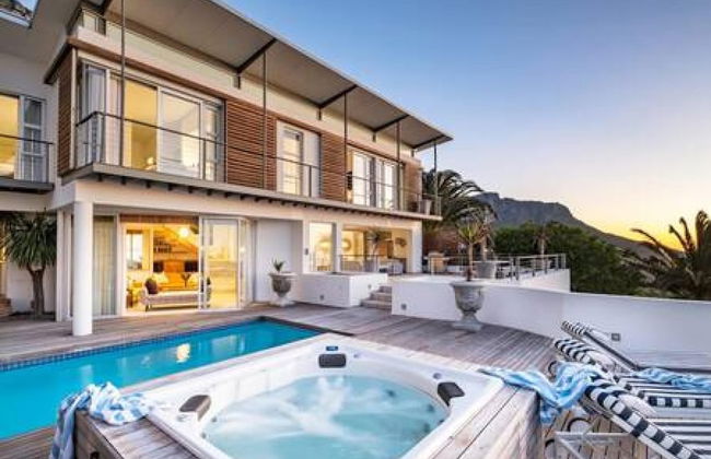 Immaculate Camps Bay Villa w Jacuzzi Views Pool Villa Grenache - Photo 45