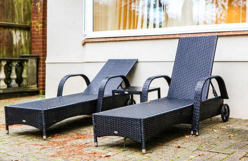 Hot Tub/Football Court/Sleeps 12/Luxury Villa - Photo 47