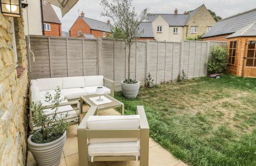 Silverstone Paddock Retreat - Photo 22