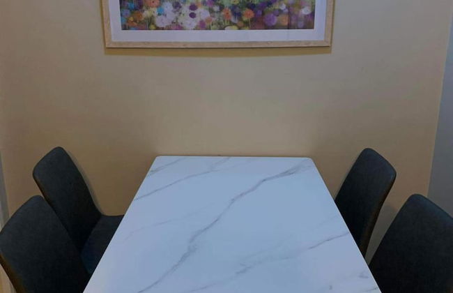 Elegant Condo at Symphony Tower 26C - Foto 12