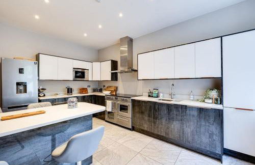 Delightful Holiday Home With sea Views and Hot Tub - Foto 13