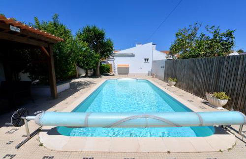 Laranjeira - House with private garden and pool - Foto 18