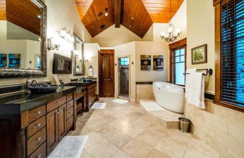 8 Bedroom Deer Valley Masterpiece with endless views. Theater hot tub game room ski-inout - Photo 18