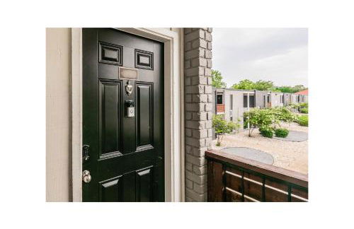 Cozy 2BR Farmhouse Apt - Sleeps 8 - FREE Parking! - Photo 37