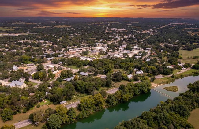 Modern 3 2 two Kings hot tub Fire pit 16min to Wine Trail Nearby Pickleball Courts Pools - Foto 37