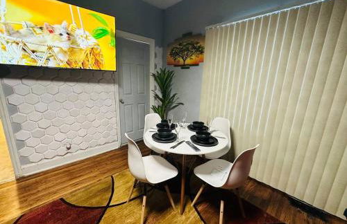 Refurbished 3 Bed, 2 Bath Apt - Near Park and Falls - Foto 6