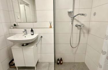 Zentrumsnahe Wohnung - Tram, Amazon Prime und Self Check in - Foto 9