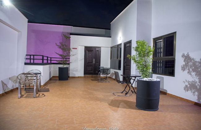 Executive Three Bedroom Furnished Apartment - Foto 33