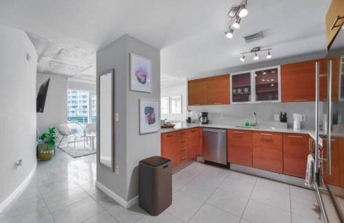Amazing Condo with Pool at Midblock Miami - Foto 15