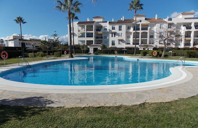 Beachside Apartment Near Puerto Banus - Foto 1