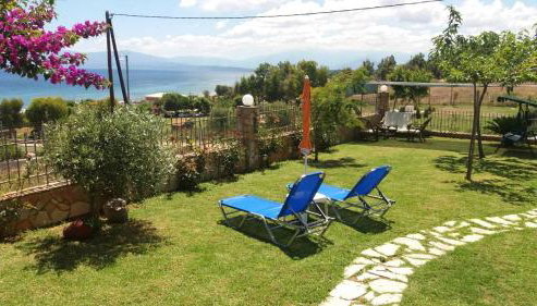 Beachside Mobile Home with Private Yard - Foto 3, sunbed