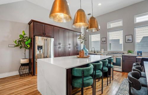 Luxury Downtown Getaway with Breathtaking Views - Foto 6