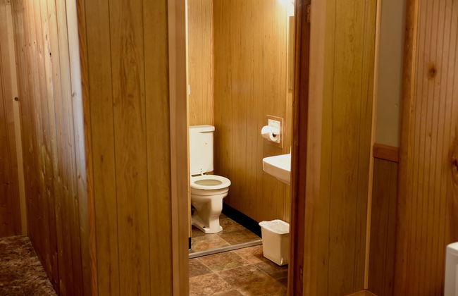 Gateway Inn - Photo 23