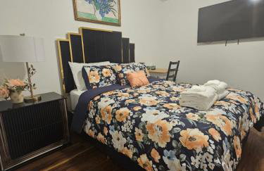 Charming 3 Bedroom house near Downtown IN - Photo 40