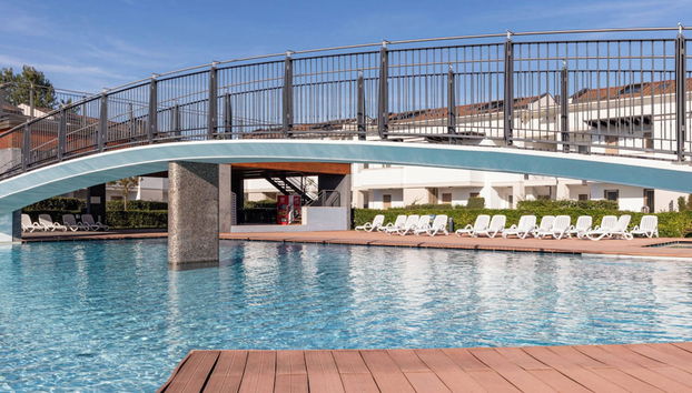 Recently Built House With Swimming Pool - Foto 2, Imagen principal