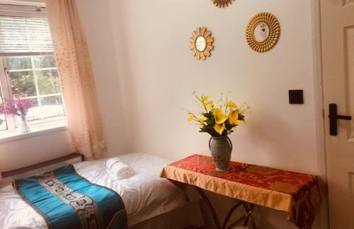 London Central 4 bed House with Garden - Photo 18