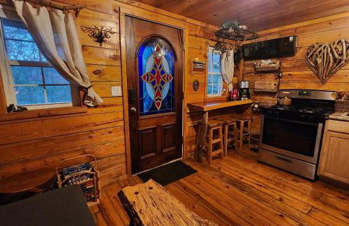 Lil' Log at Hearthstone Cabins and Camping - Pet Friendly - Photo 4