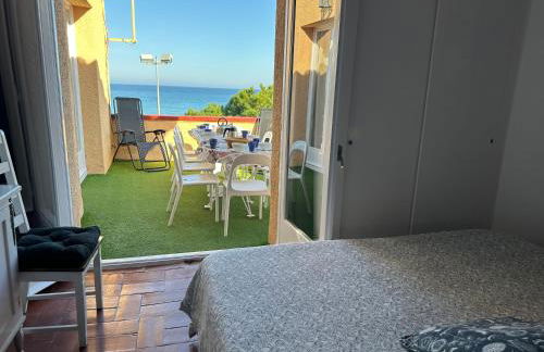 Apartamento con jardín a 11 metros de la playa. CG. - Foto 11