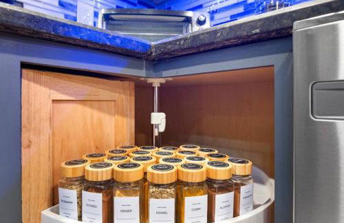 The Hummingbird House, Sauna & Mountain Views! - Foto 15