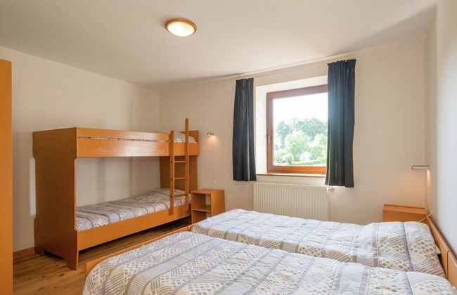 Modern Cottage With Private Garden in Waimes - Photo 3