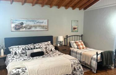 Private Lakefront Dock Firepit Yard Games - Foto 47