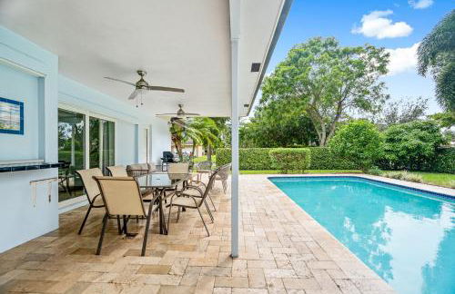 Spacious 4BR/3BA pool home, stylishly decorated - Foto 46