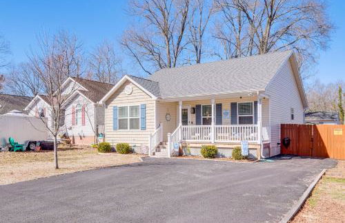 1 Mi to Colonial Beach Boardwalk Home with Fire Pit - Foto 26