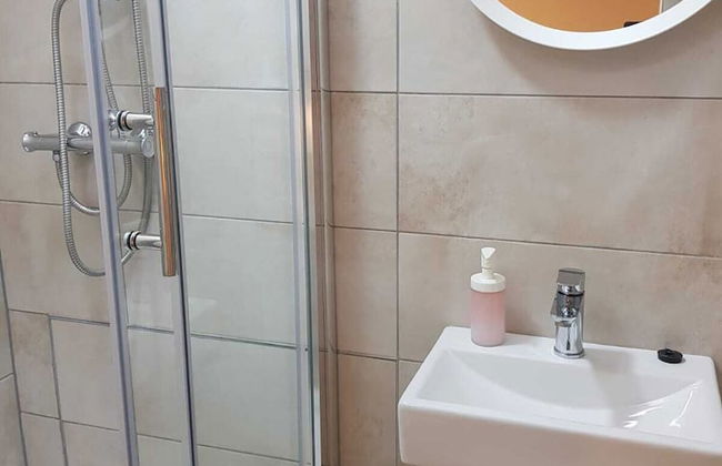 Bright and Cozy Studio Near City Center - Foto 9