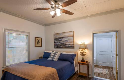 Creole Cottage - 2 Bed, 1 Bath, Pet Friendly with Fee, Walk to Downtown, Grill, Washer & Dryer - Foto 57