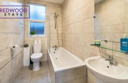 Everest Lodge Serviced Apartments for Contractors & Families, Free WiFi & Netflix By Redwood Stays - Foto 144