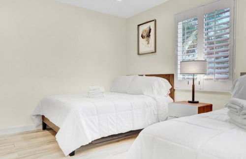 Modern 4BR Villa with Pool - Outdoor amenities - WFH - Foto 16