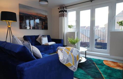 Spacious 4 Bedroom, 3 Bath House by Jesswood Properties Contractors, Business and Leisure with Free Parking and WIFI - Foto 3