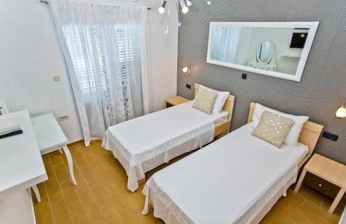 Island Hvar Seaside Villa Levanda with Beach, Pool & Seaview - Photo 77