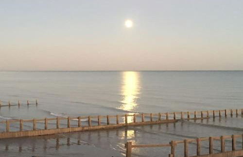 Stay in our beautiful 1850’s Coastguards Cottage. - Photo 7