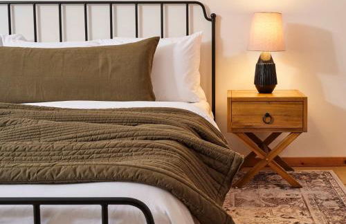 Private Chalet with Fire Pit Deck and Large Yard - Foto 23