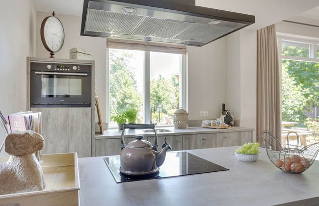 Holiday Home With a Terrace at Bedafse Bergen - Photo 3