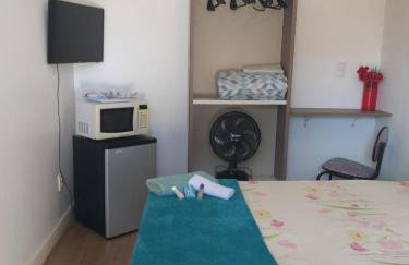 Kitnet espaçosa e bem localizada - Próximo ao lago e centro de eventos - Foto 7